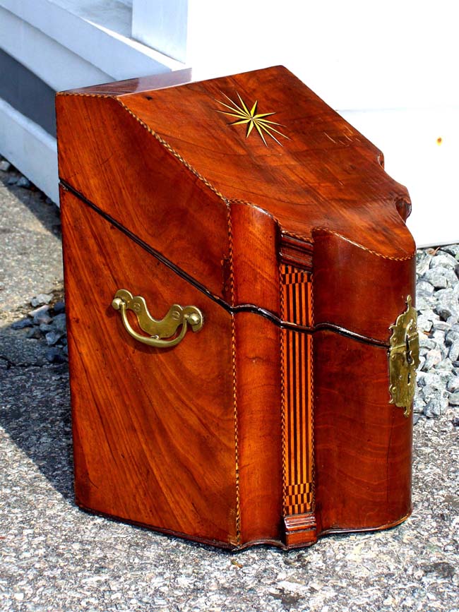 A Fine 18th century English Inlaid Mahogany Serpentine form Cutlery Box circa 1780 — image 4